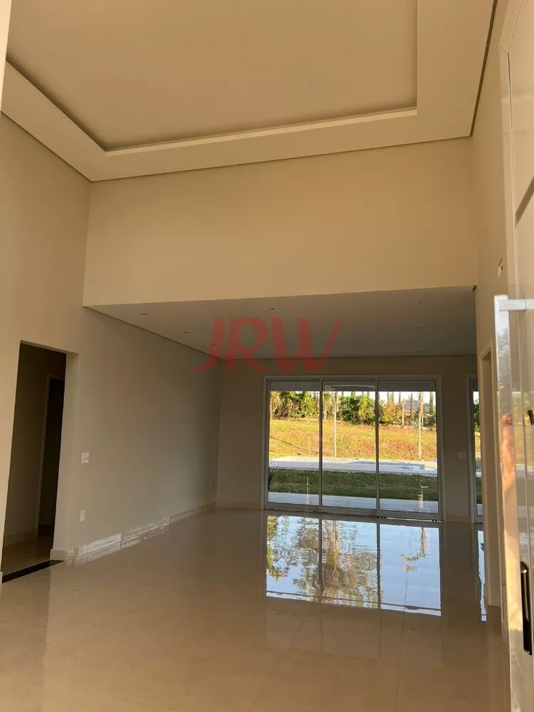 Casa à venda com 3 quartos, 1000m² - Foto 3