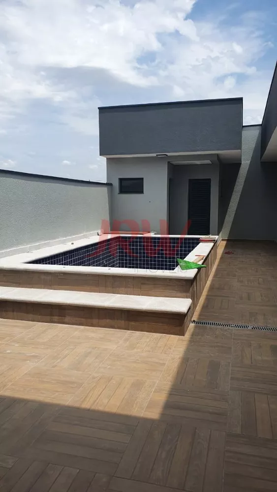 Casa à venda com 3 quartos, 186m² - Foto 1