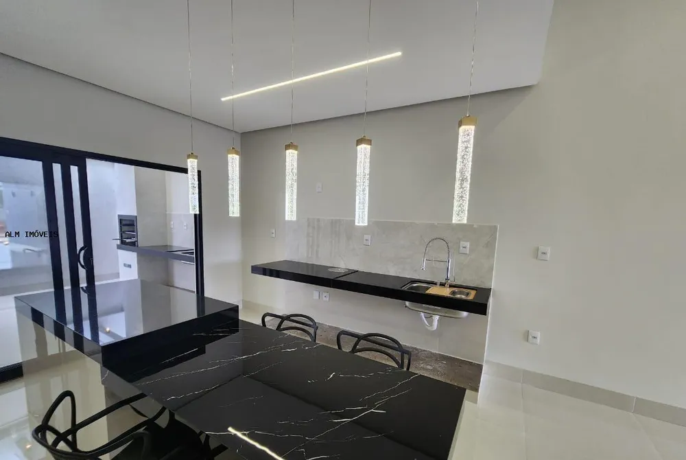 Casa, 3 quartos, 205 m² - Foto 3