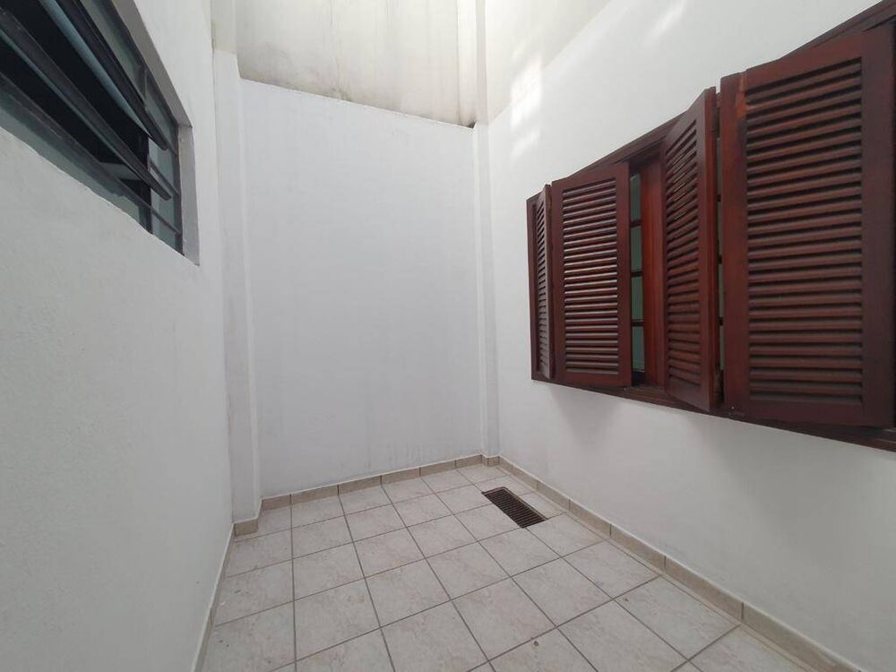 Casa para alugar com 3 quartos, 120m² - Foto 4