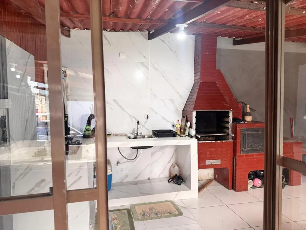 Casa, 4 quartos, 240 m² - Foto 3
