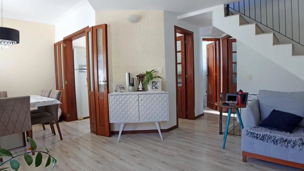 Casa, 4 quartos, 218 m² - Foto 1