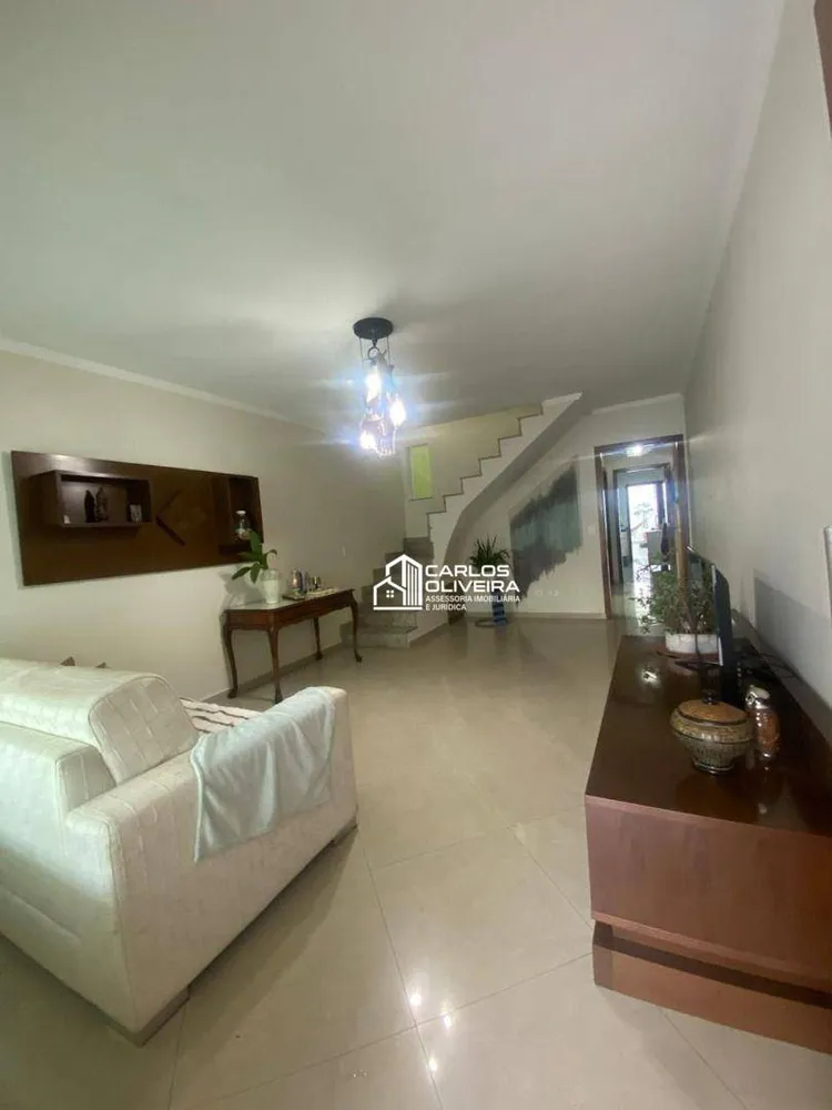 Sobrado, 3 quartos, 194 m² - Foto 1