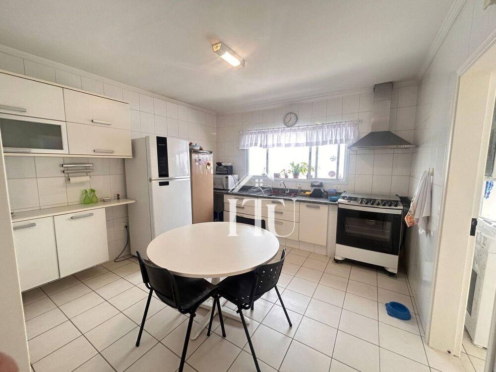 Casa à venda com 4 quartos, 215m² - Foto 3
