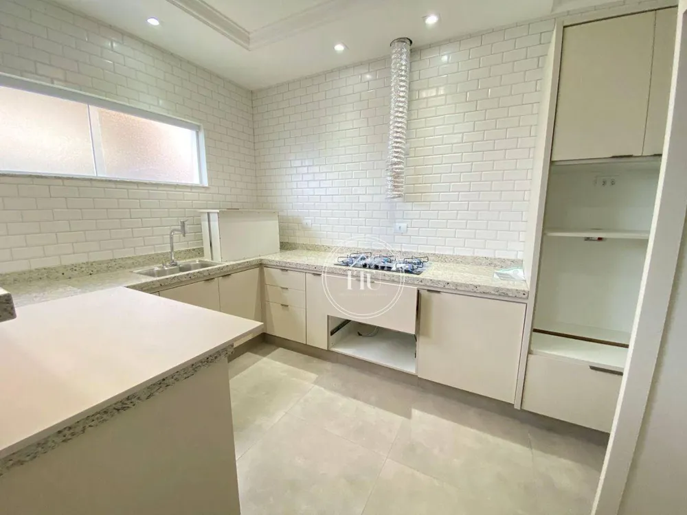 Casa, 3 quartos, 236 m² - Foto 3