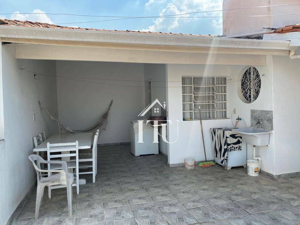 Casa, 4 quartos, 160 m² - Foto 1