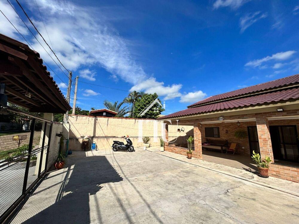 Chácara, 6 quartos, 1000 m² - Foto 1