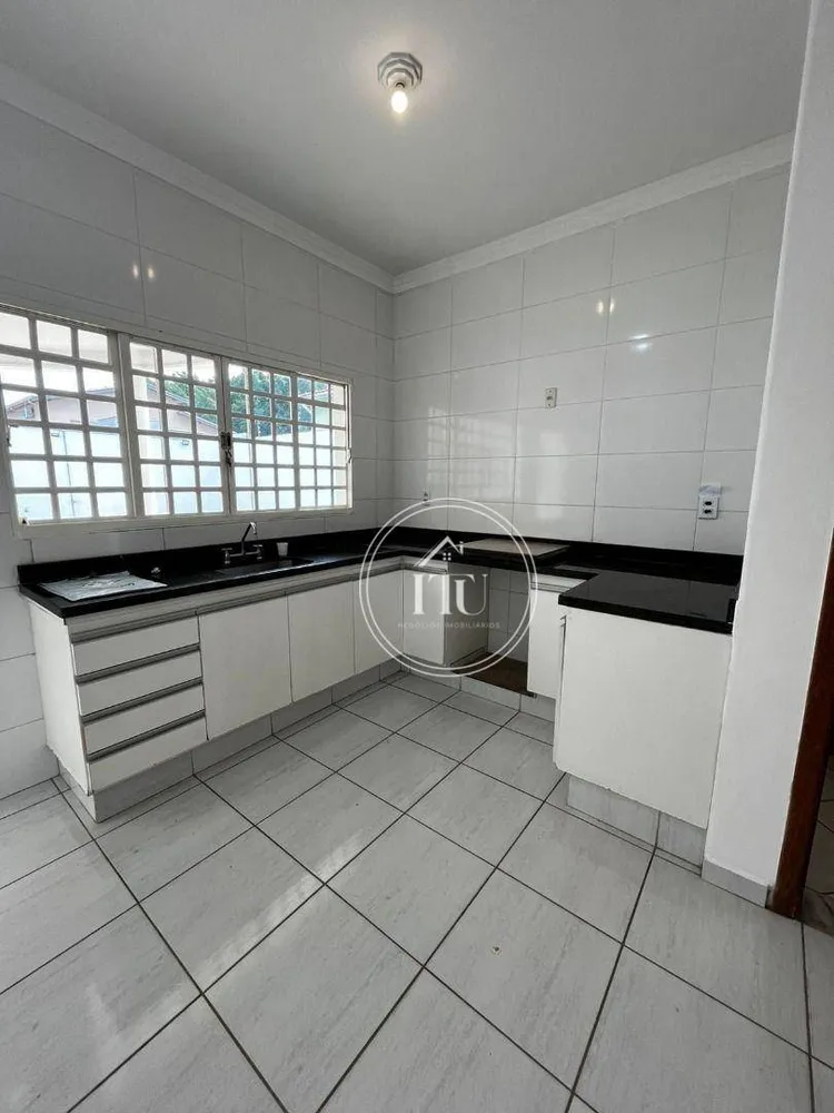 Casa, 4 quartos, 302 m² - Foto 4