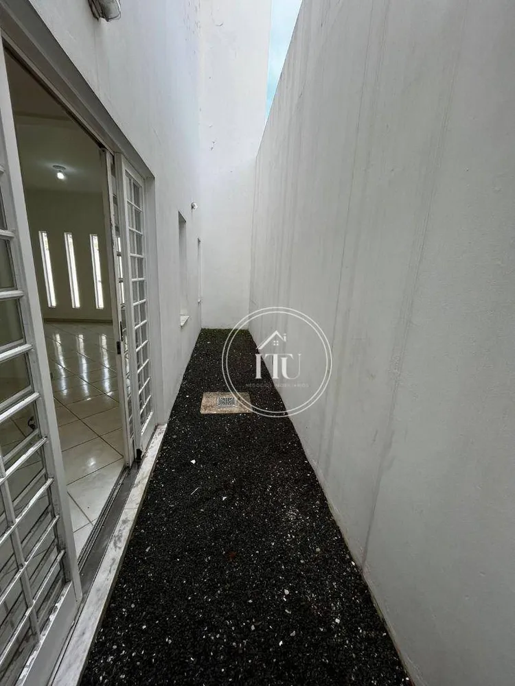 Casa, 4 quartos, 302 m² - Foto 2