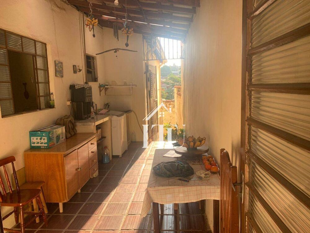 Casa à venda com 2 quartos, 102m² - Foto 2