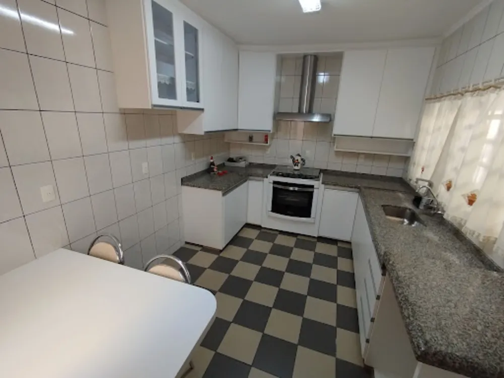 Casa, 3 quartos, 201 m² - Foto 2
