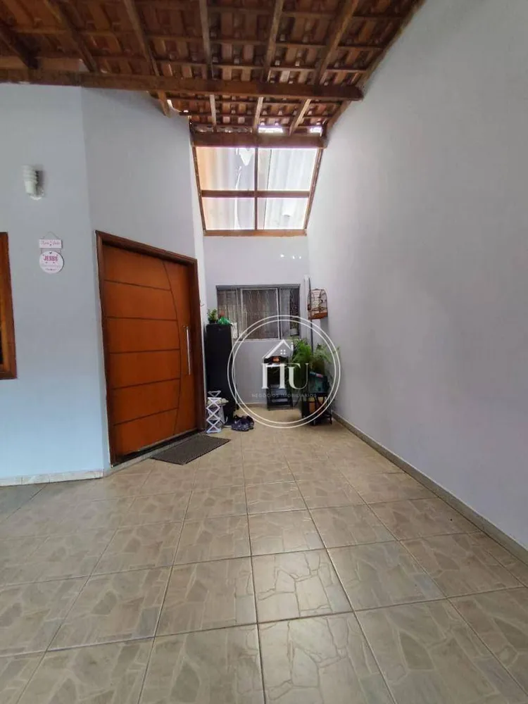 Casa, 3 quartos, 240 m² - Foto 2
