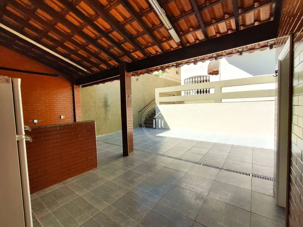 Casa, 3 quartos, 272 m² - Foto 1