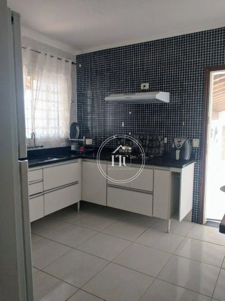 Casa, 3 quartos, 223 m² - Foto 4