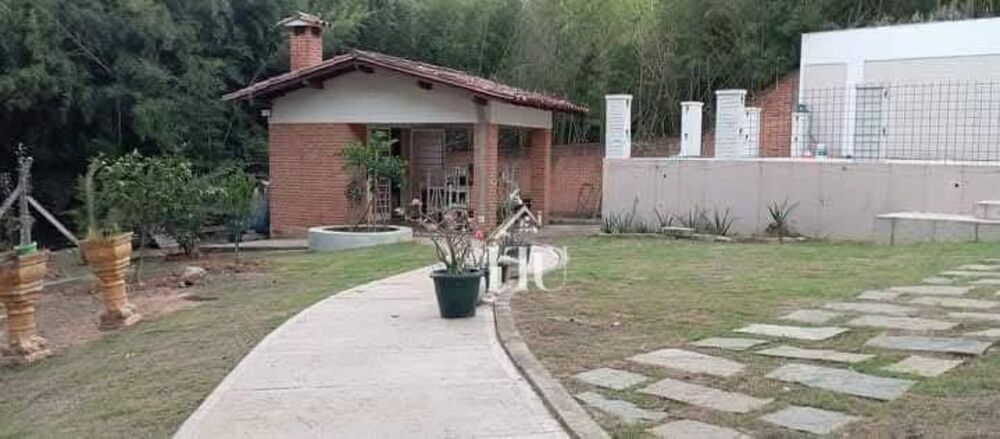 Chácara à venda com 5 quartos, 259m² - Foto 2