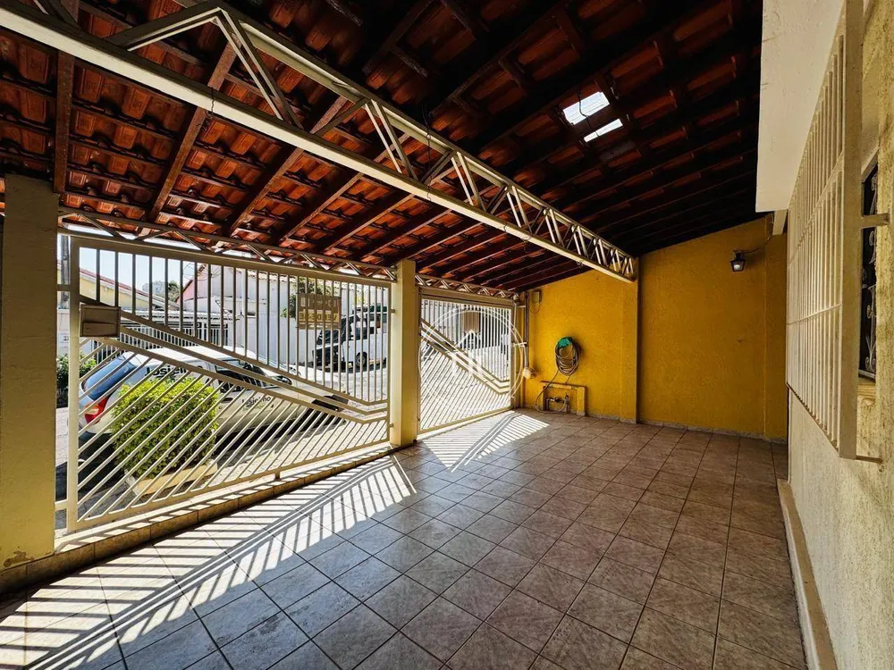 Casa, 3 quartos, 232 m² - Foto 2
