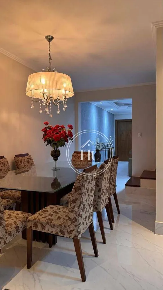 Casa, 3 quartos, 248 m² - Foto 2