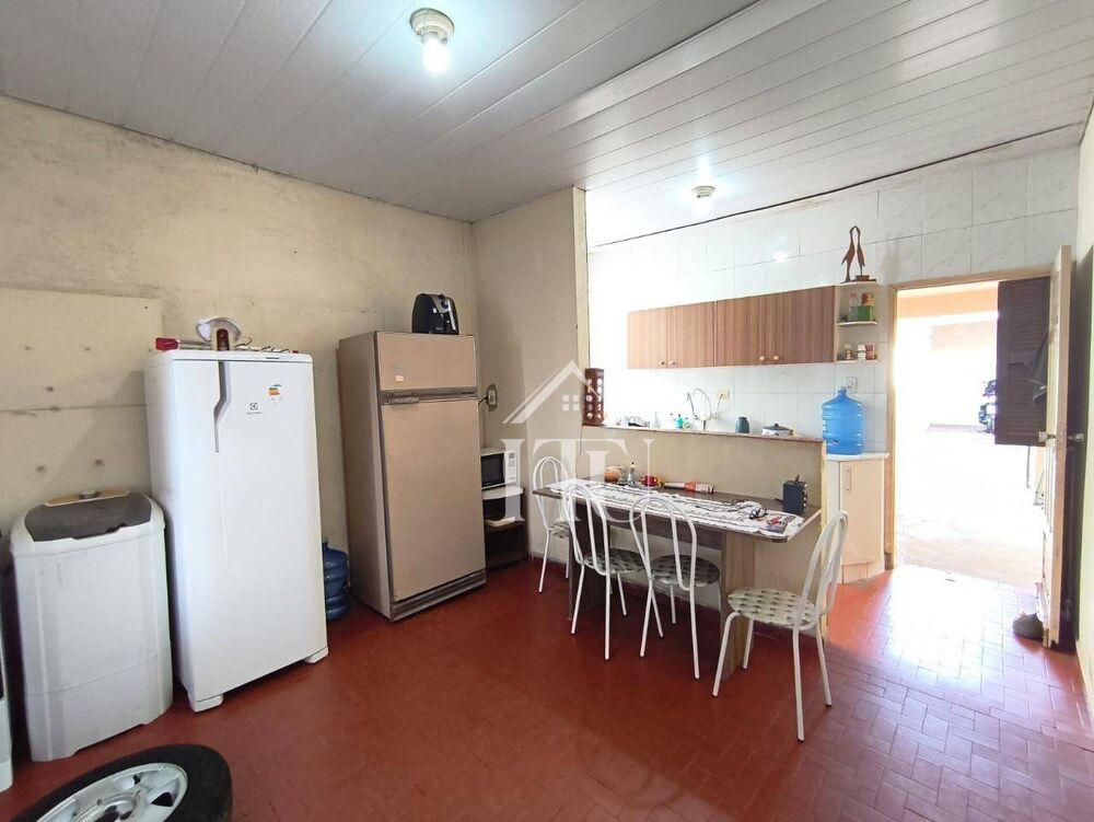 Casa à venda com 2 quartos, 205m² - Foto 3