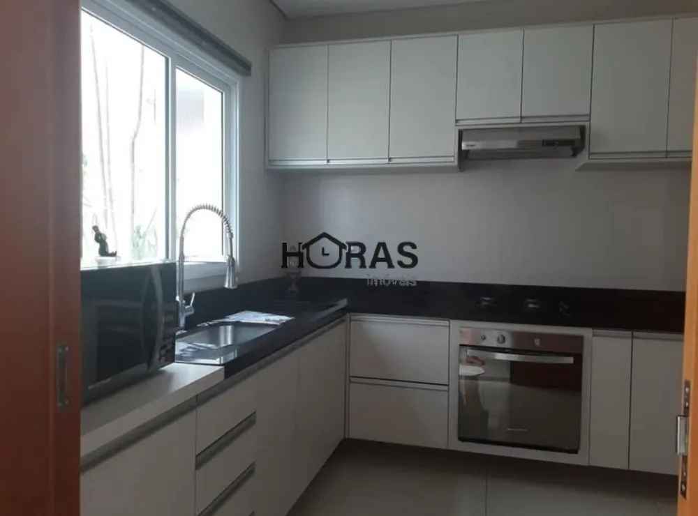 Casa, 4 quartos, 252 m² - Foto 1