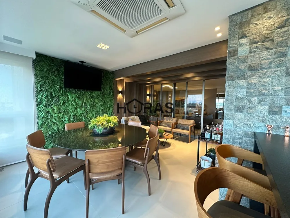 Apartamento, 3 quartos, 209 m² - Foto 1