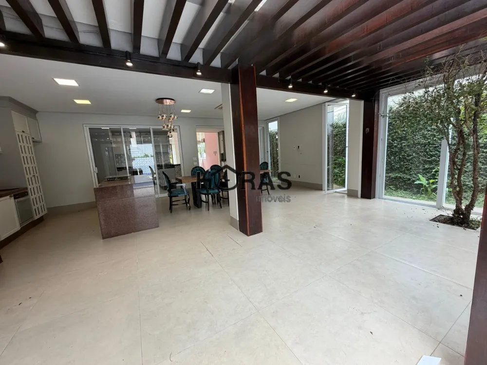 Casa, 4 quartos, 275 m² - Foto 1