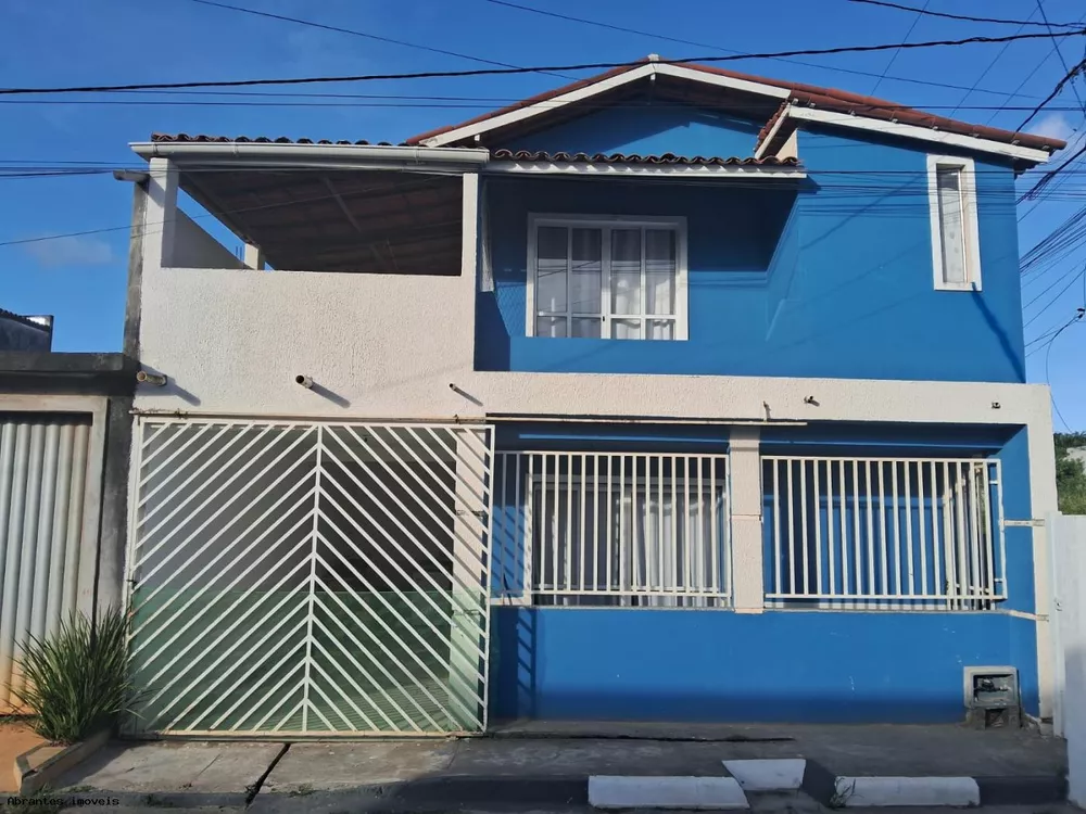 Casa à venda com 4 quartos, 200m² - Foto 1