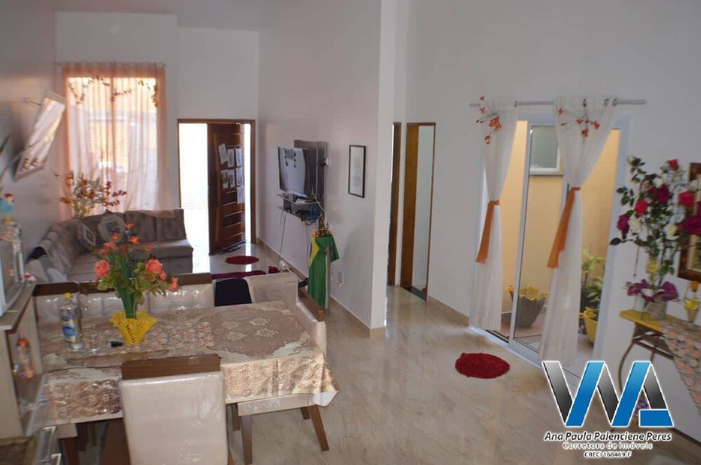 Casa à venda com 3 quartos, 105m² - Foto 1