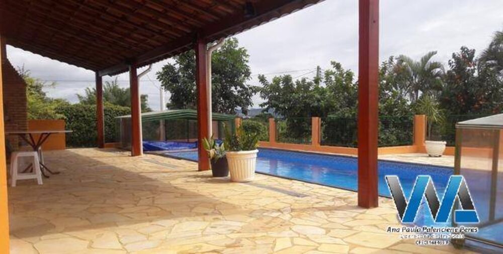 Casa à venda com 4 quartos, 259m² - Foto 1