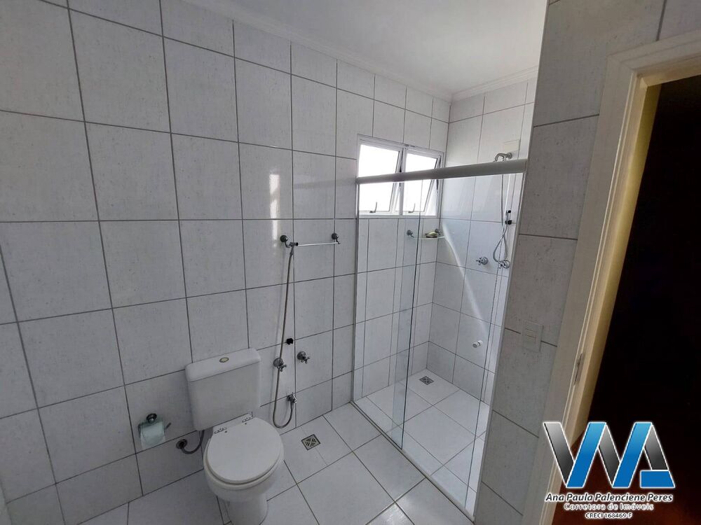 Casa de Condomínio para alugar com 4 quartos, 300m² - Foto 5