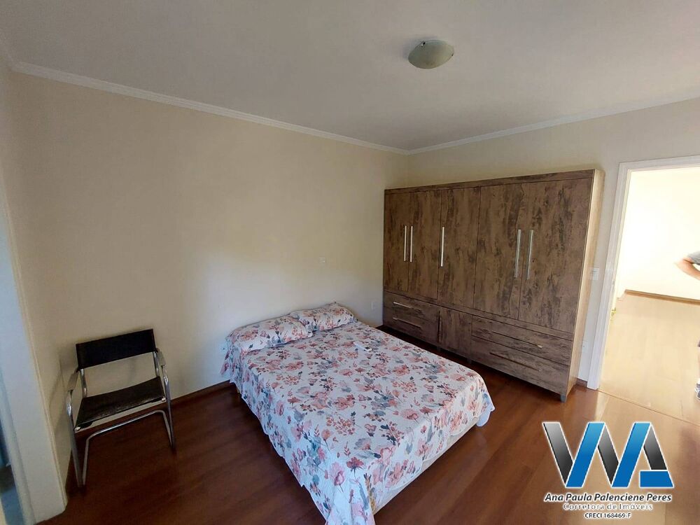 Casa de Condomínio para alugar com 4 quartos, 300m² - Foto 3