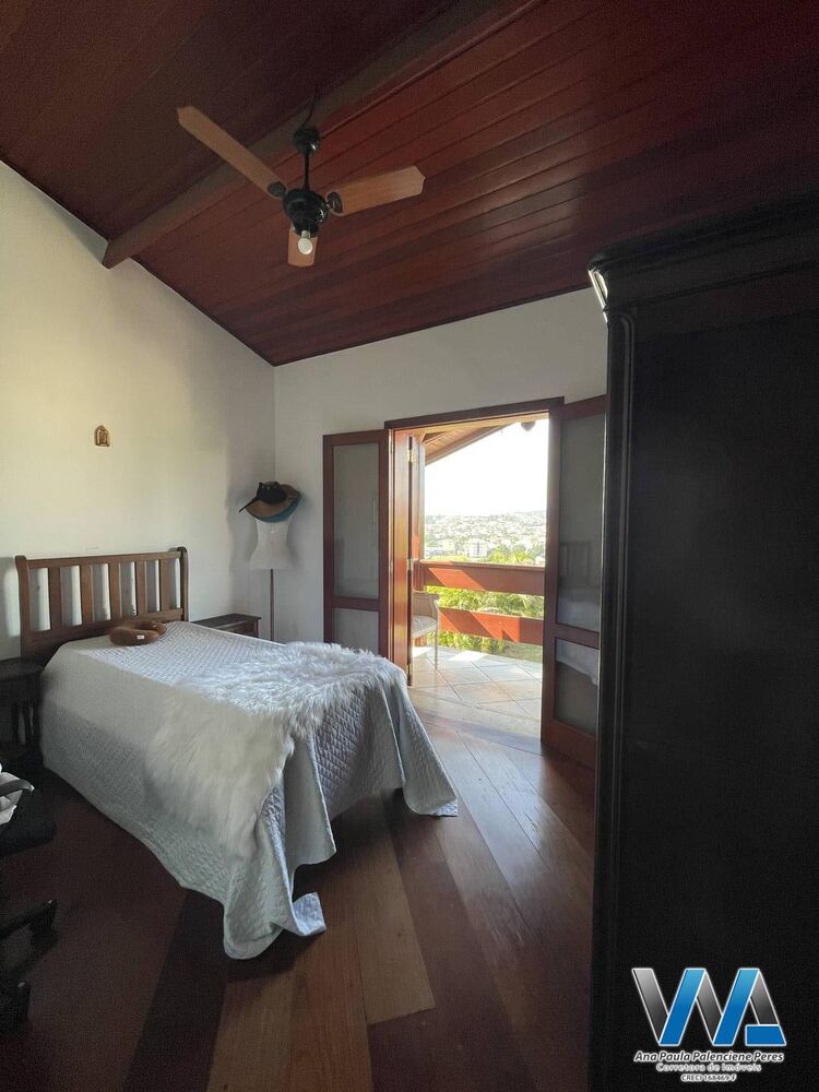 Casa à venda com 4 quartos, 345m² - Foto 2