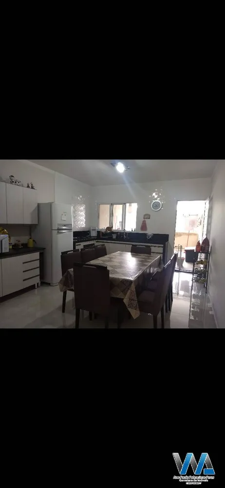 Casa, 3 quartos, 221 m² - Foto 2