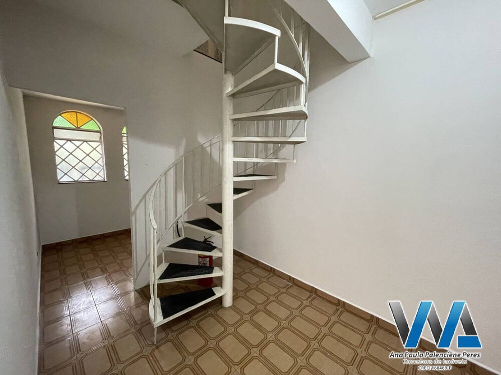 Casa para alugar com 5 quartos, 250m² - Foto 4
