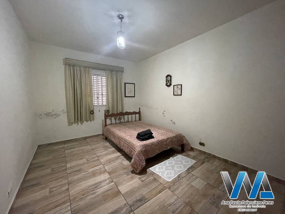 Casa, 5 quartos, 216 m² - Foto 1