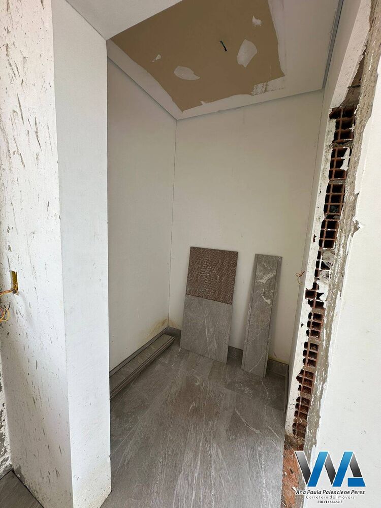 Casa de Condomínio à venda com 3 quartos, 243m² - Foto 1