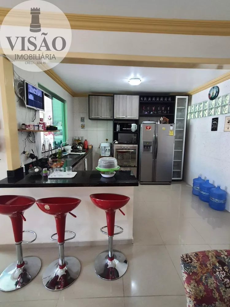 Casa à venda com 3 quartos, 300m² - Foto 3