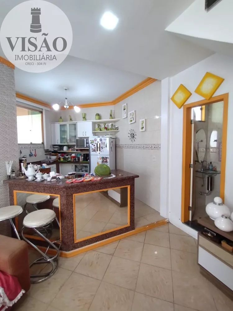 Casa à venda com 3 quartos, 235m² - Foto 4