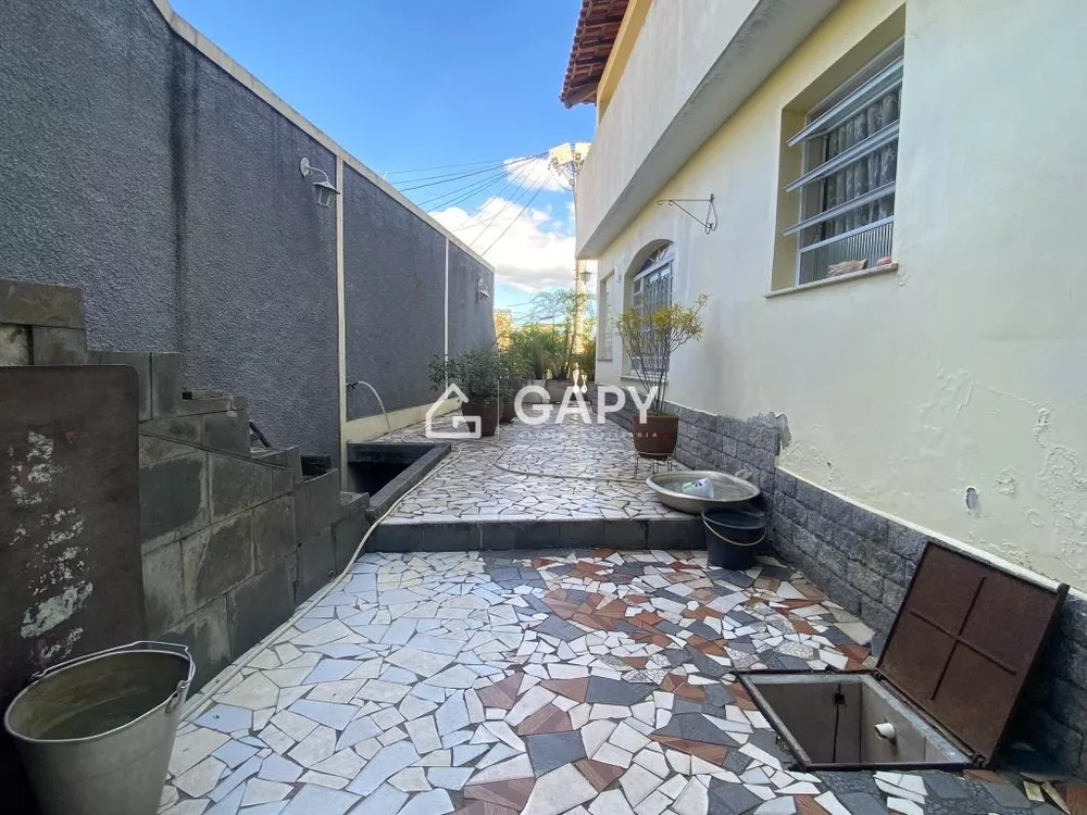 Casa à venda com 2 quartos, 90m² - Foto 4