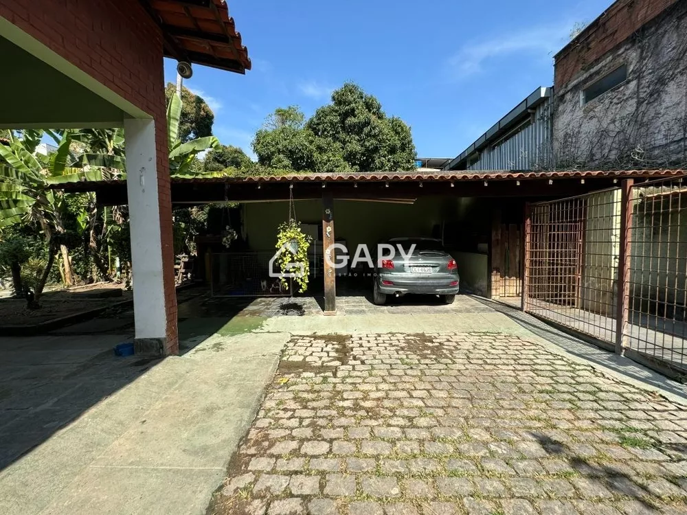 Casa à venda com 3 quartos, 240m² - Foto 5