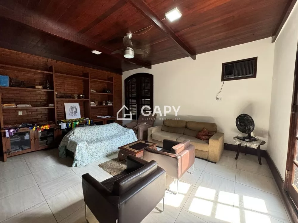 Casa à venda com 3 quartos, 240m² - Foto 14