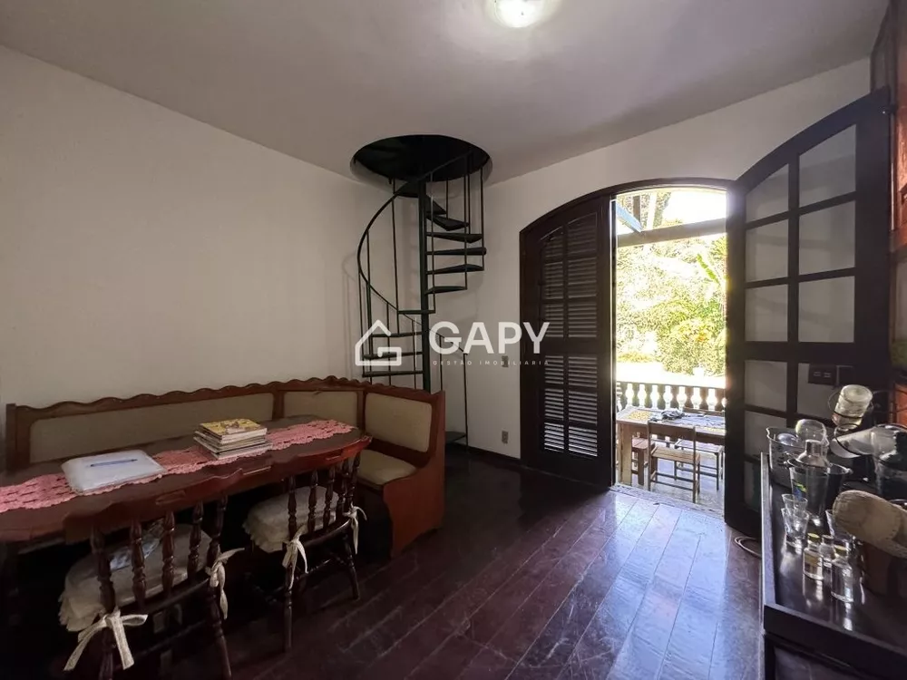 Casa à venda com 3 quartos, 240m² - Foto 18