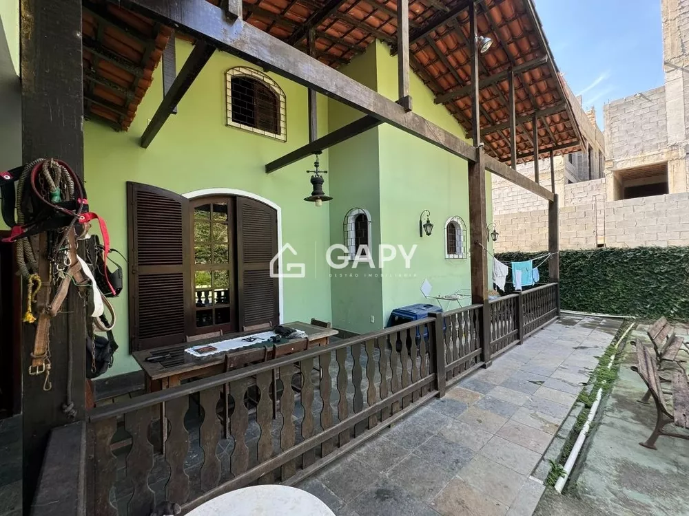 Casa à venda com 3 quartos, 240m² - Foto 11