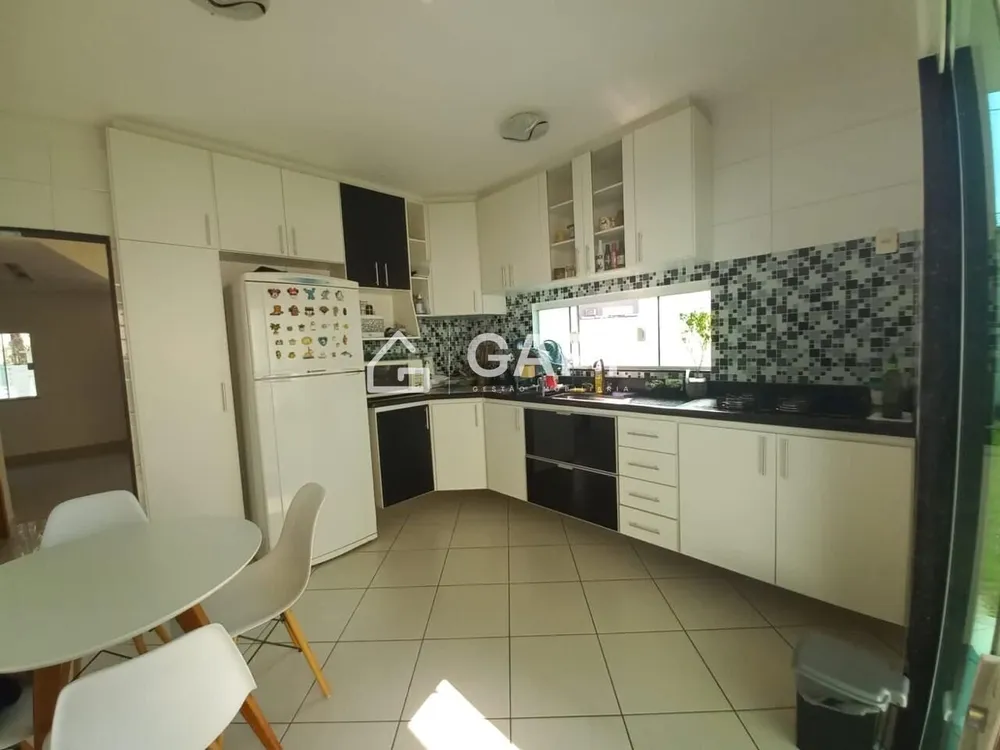 Casa, 3 quartos, 220 m² - Foto 29