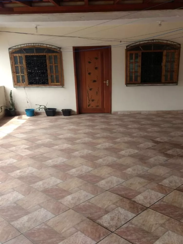 Casa à venda com 2 quartos, 120m² - Foto 2