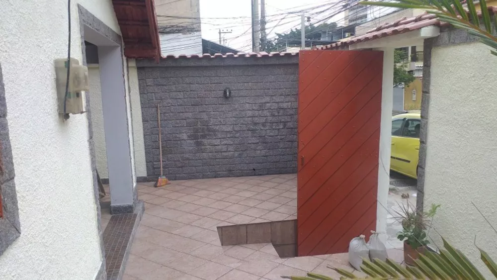 Casa à venda com 2 quartos, 319m² - Foto 2