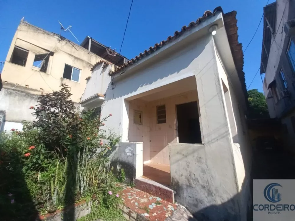 Casa à venda com 3 quartos, 200m² - Foto 4