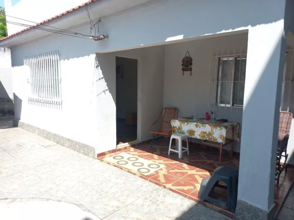 Casa à venda com 2 quartos, 300m² - Foto 2