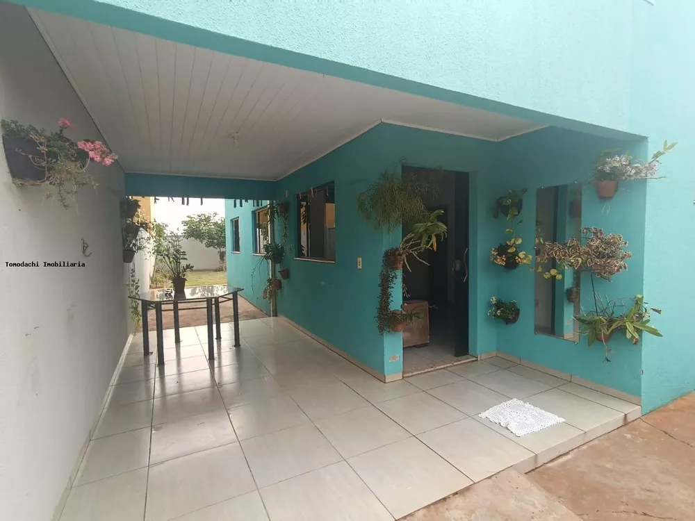 Casa à venda com 3 quartos, 250m² - Foto 1