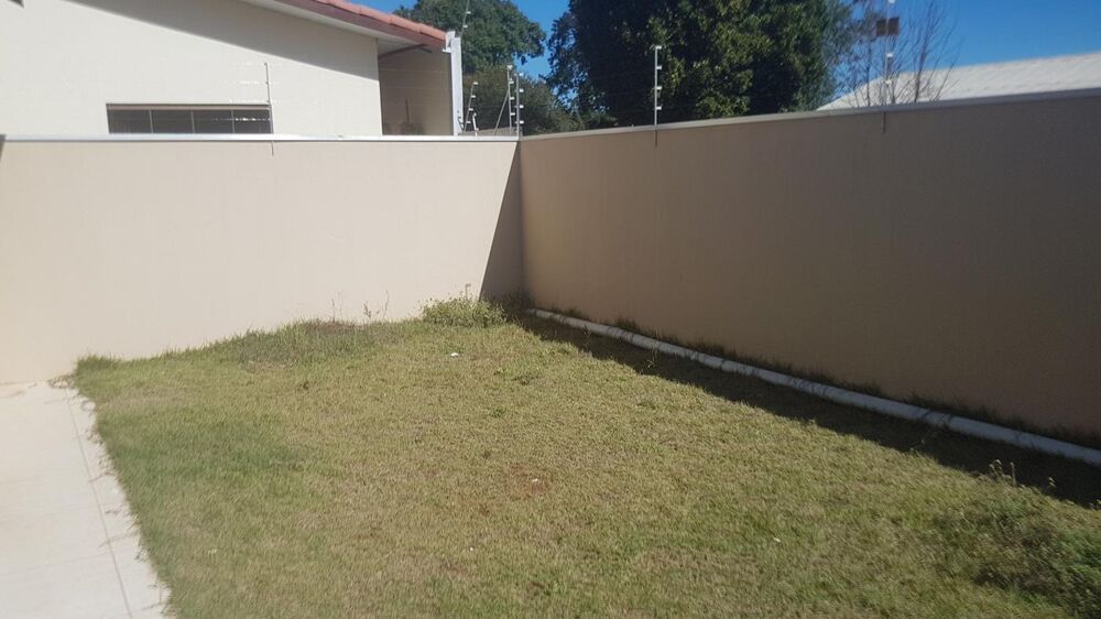 Casa para alugar com 2 quartos, 200m² - Foto 4