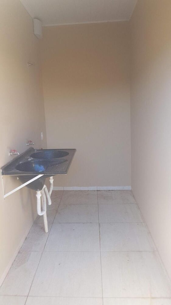 Casa para alugar com 2 quartos, 200m² - Foto 3